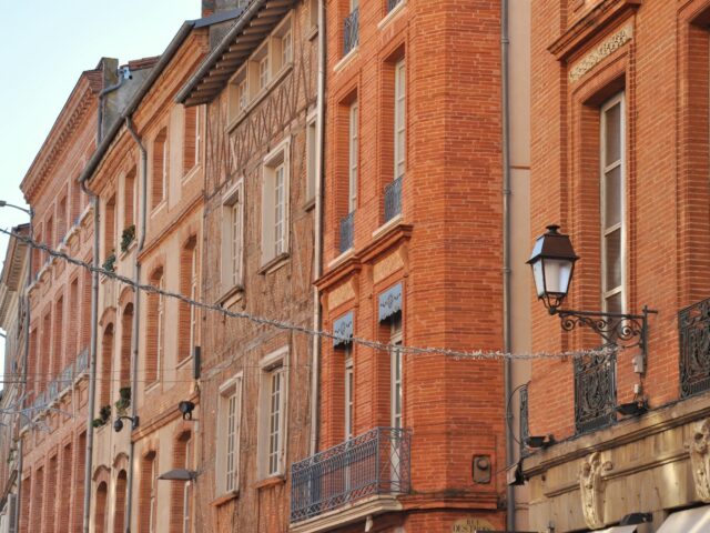 Toulouse - façades en brique de la rue Croix-Baragnon
