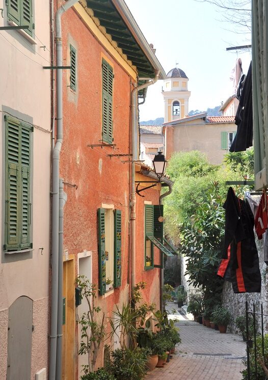 Villefranche sur Mer - vêtements aux fenêtres
