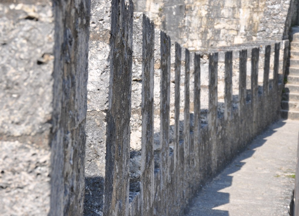 La Marinière en Voyage - créneaux des murailles de Provins