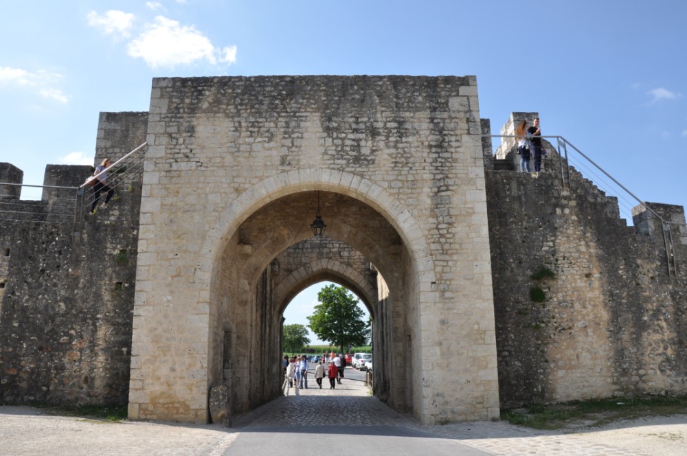 visiter provins en une journée - porte de la muraille de Provins
