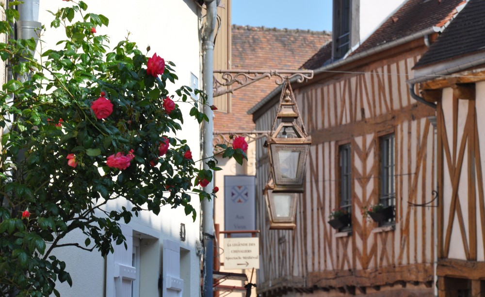 visiter provins en une journée- jolies ruelles de Provins