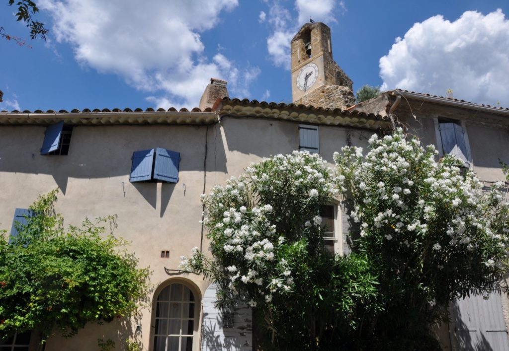Maisons fleuries à Lourmarin