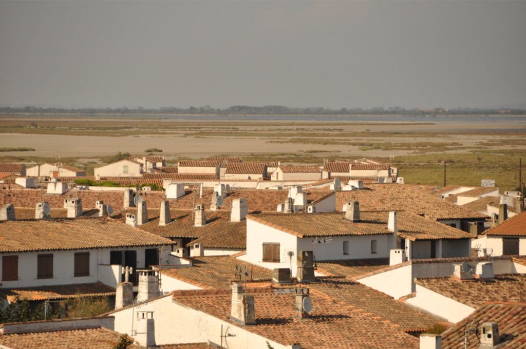 Visiter la Camargue en 2 jours - panorama sur les Saintes-Maries-de-la-Mer