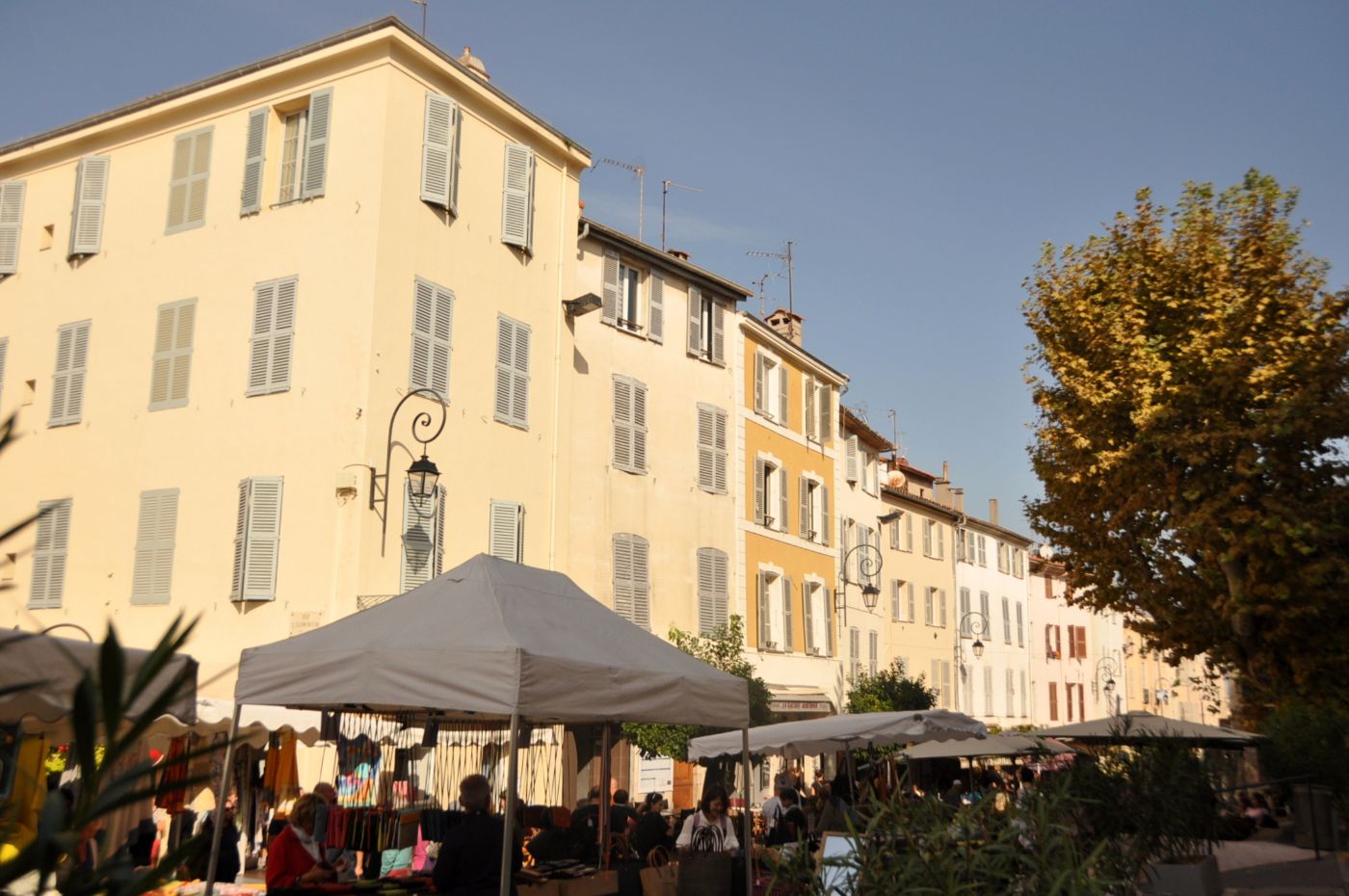 Marché provençal d'Antibes - Blog La Marinière en Voyage
