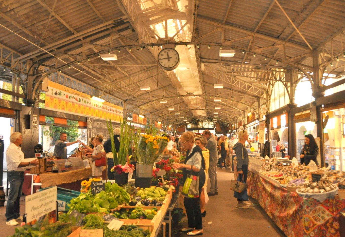 Marché provençal d'Antibes - Blog La Marinière en Voyage