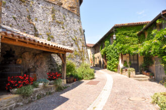 Ternand Les 5 plus beaux villages des pierres dorées du Beaujolais - La ...
