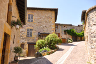 Ternand Les 5 plus beaux villages des pierres dorées du Beaujolais - La ...